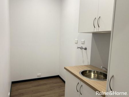 Modern Two-Bedroom Unit for Lease in the Heart of Wollongong! - Photo 3