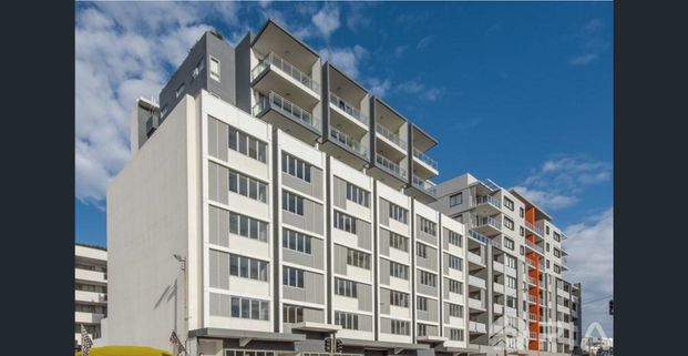 Modern 2-Bedroom Apartment in the Heart of Homebush - Photo 1