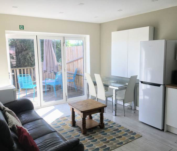 1 bedroom in a house share to rent - Photo 3