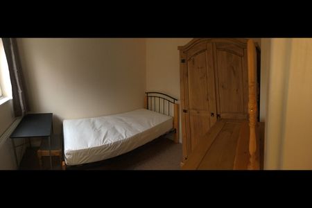 5 Bed Semi-Detached House, Elgar Path, LU2 - Photo 5