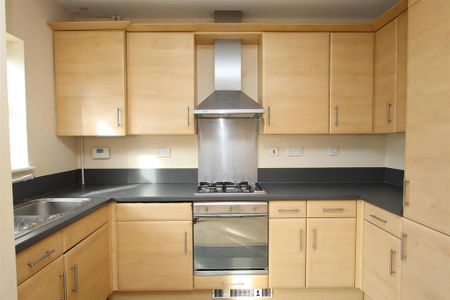 2 bedroom flat to rent - Photo 3