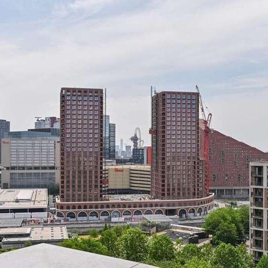 Laurel Point, East Village, Stratford, E20 - Photo 1