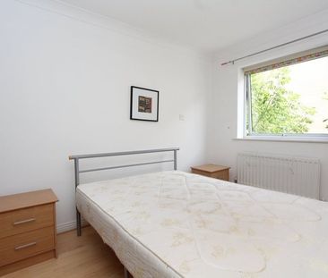 Room in a Shared Flat, Lamb Court, E14 - Photo 5