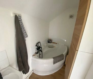 3 bedroom semi-detached house to rent - Photo 6