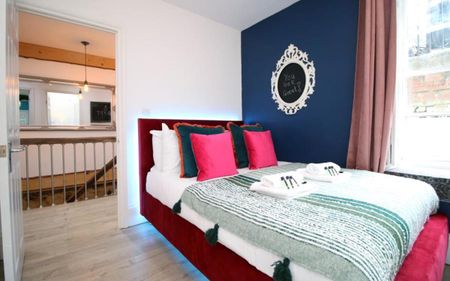 Excellent two bedroom maisonette in the heart of Clifton Village. - Photo 4