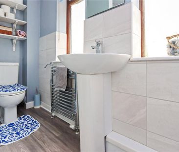 4 bedroom semi-detached house to rent - Photo 3