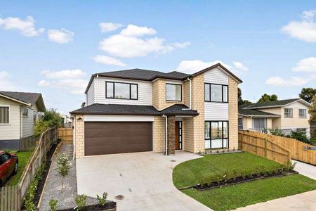 5 Bedrooms in Pakuranga Heights - Photo 3