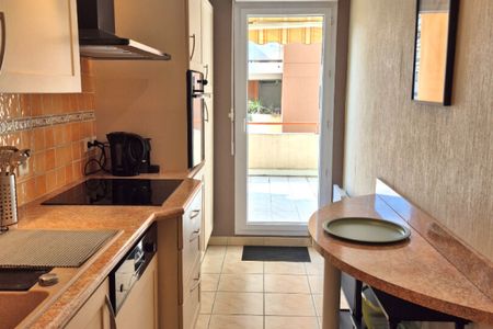 2 pièces meublées - Garage - Terrasse - Saint-Raphaël - Exclusivité NESTENN - Photo 3
