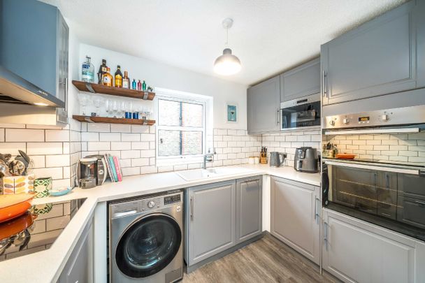 Riggindale Road, SW16, London - Photo 1