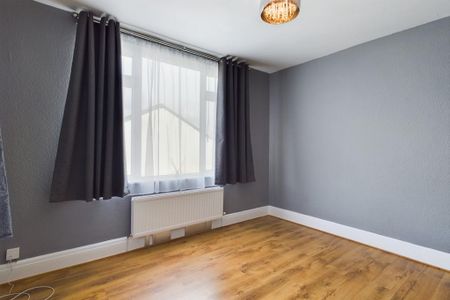 1 bedroom ground floor flat to rent - Photo 3