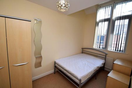 4 bedroom townhouse to rent - Photo 3