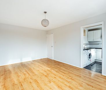 Available unfurnished from 27/11/2025 - Photo 1