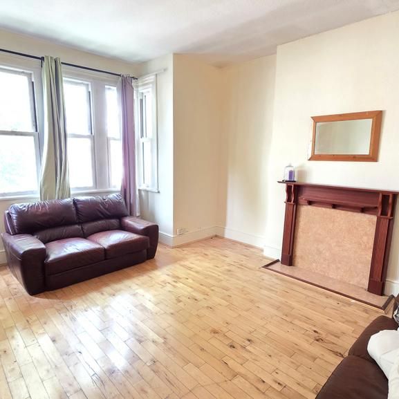 4 bedroom flat to rent - Photo 1