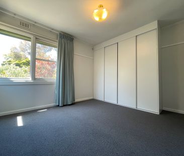 LOVELY 3 BEDROOM HOME - Photo 2