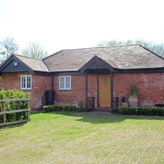 Holyport Street Holyport Maidenhead, SL6 - Photo 1