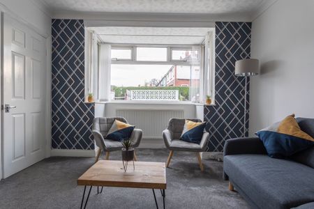 3 Bed Semi-Detached House, Middleton Road, LS10 - Photo 2