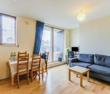 2 bedroom flat to rent - Photo 3