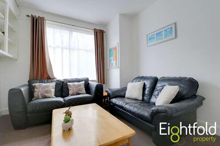 Coombe Road, Brighton, East Sussex, BN2 - Photo 2