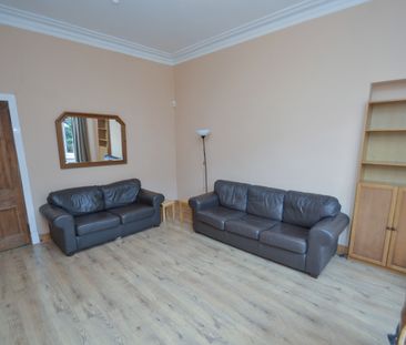 2 bed flat to rent in Cartha Street, Glasgow, G41 - Photo 2