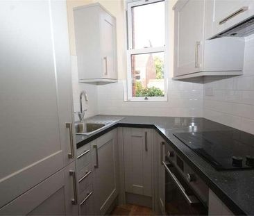 Curzon Terrace, South Bank, YO23 - Photo 4