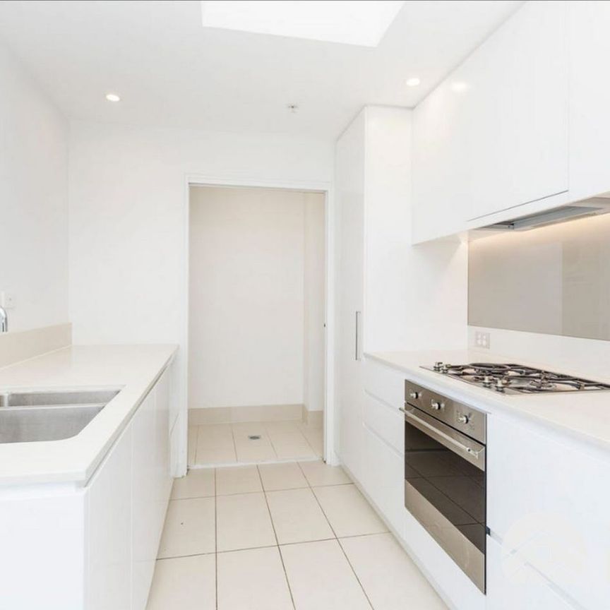 Stunning 2-Bedroom Apartment with Parking in the Heart of Wolli Creek - Photo 1