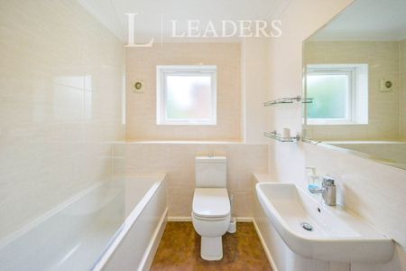 2 bedroom apartment to rent Eastbury Court, Lemsford Road, AL1 - Photo 5