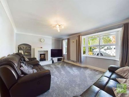 Oldwood Chase, Farnborough, Hampshire, GU14 - Photo 5