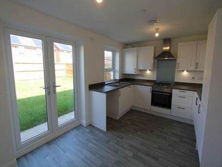 3 bedroom semi-detached house to rent - Photo 2