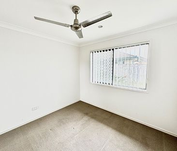 4 Bedroom Home in Morayfield - Photo 2