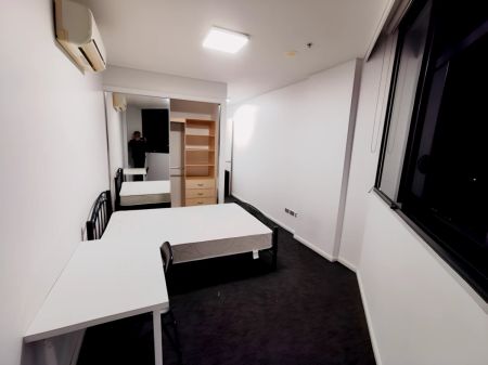 2 bedroom 2 bath - Photo 2