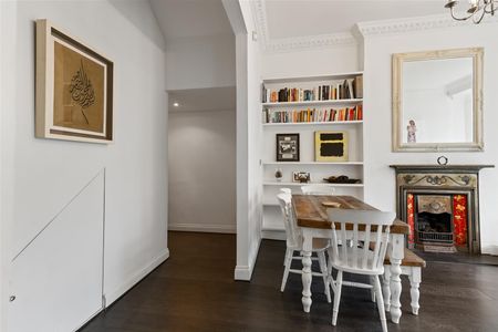 Greencroft Gardens, South Hampstead, London - Photo 3