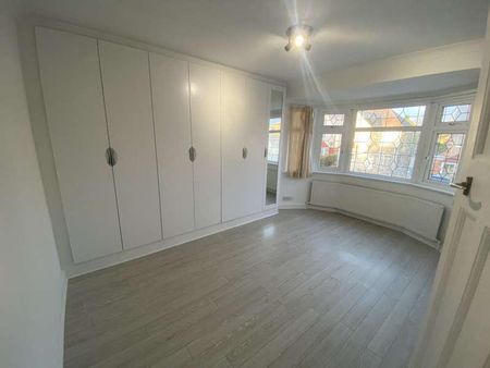 Northumberland Road, HA2 - Photo 4