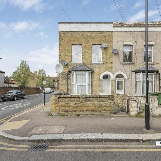 Leonard Road, E7 - Photo 1