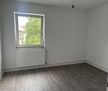 Frisch-sanierte 2-Zimmer-Wohnung mit Blick ins Grüne - Photo 1