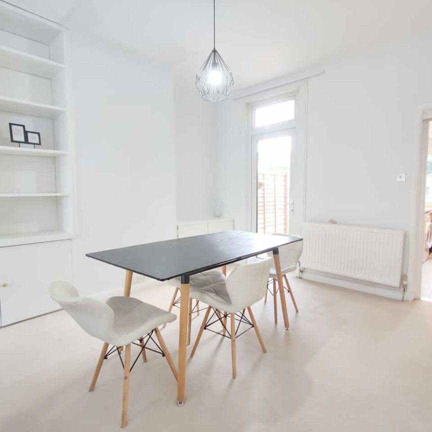 3 Bed Semi-Detached House, Beresford Road, KT2 - Photo 1
