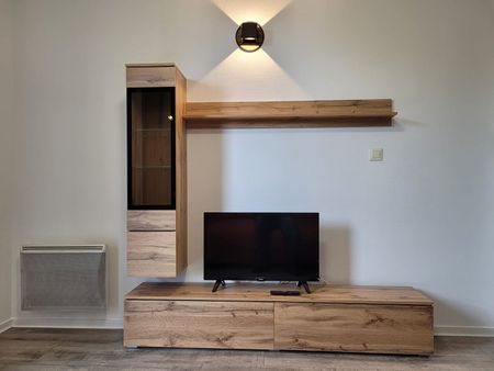 HAUT d'IDRON, Au Calme, Studio Meublé en Résidence récente et Dernier Etage avec ascenseurs, climatisation et parking privé, - Photo 3