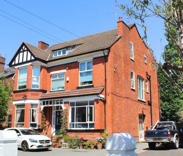 Broomfield Road, Heaton Moor - Photo 4