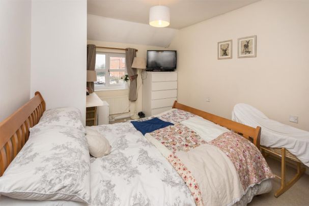 Spruce Close, New Earswick, YORK, YO32 4TU - Photo 1