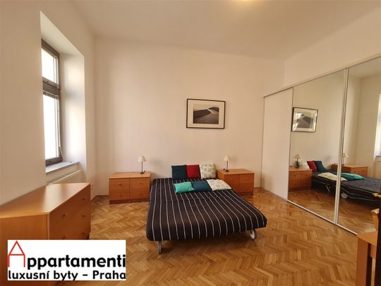 Pronájem bytu 2+kk 71 m², Štěpánská 611, Praha - Photo 1