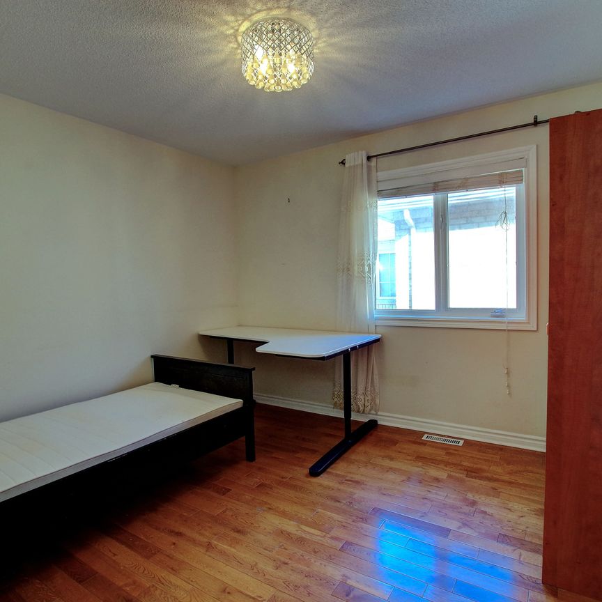 For Lease - 10 Whistler Court, Markham, Ontario - Photo 1