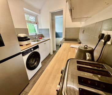 REFURBISHED TWO BEDROOMS LOCATED CLOSE TO THE CITY CENTRE LOW MAINT... - Photo 5