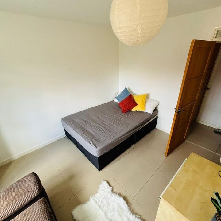 Room in a Shared Flat, Shenstone House, SW16 - Photo 1
