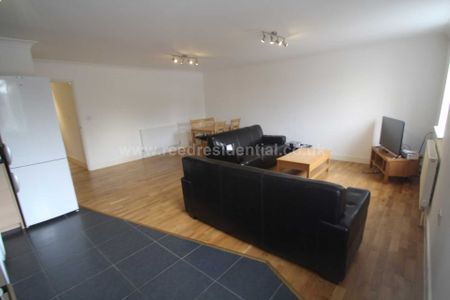 Exeter Road, Birmingham. First Floor four bedroom purpose built flat. - Photo 4