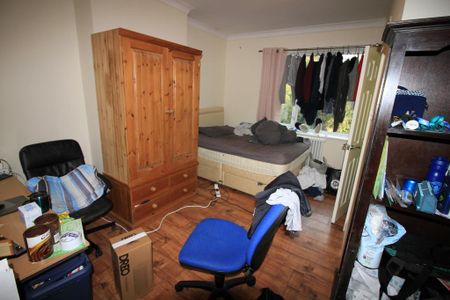 5 bedroom detached house to rent - Photo 2