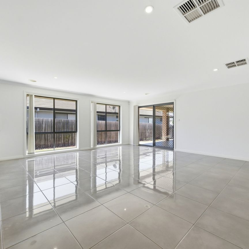 Four Bedroom Home in Casey* NEW CARPET - Photo 1