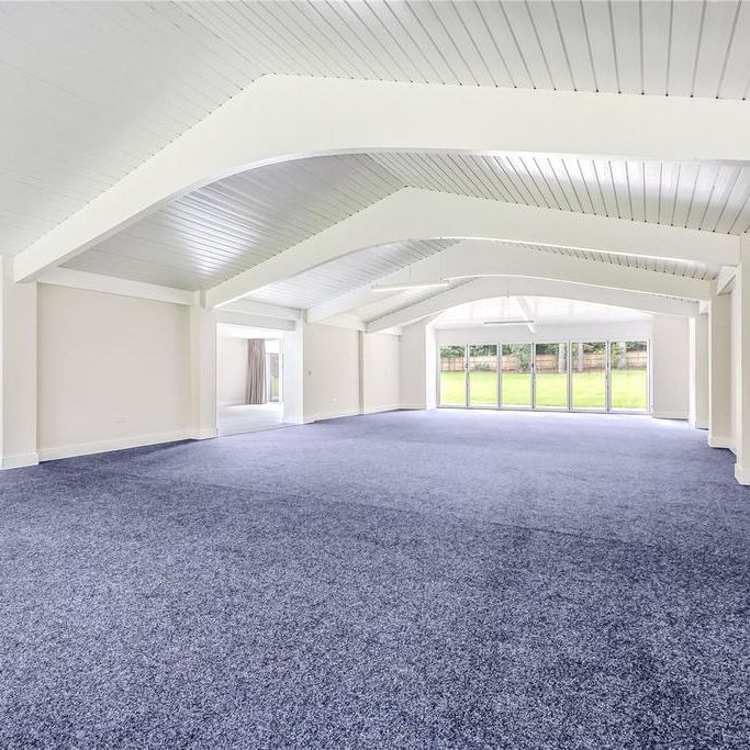 6 bedroom detached house to rent - Photo 1