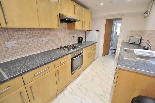 5 bedroom terraced house to rent - Photo 1