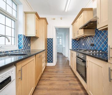 5 bedroom flat to rent - Photo 3