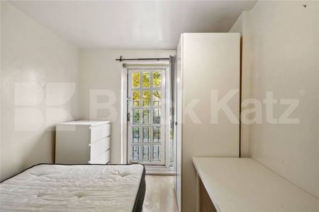 Split Level 3 bedroom property located close to Archway Station and amenities - Photo 3