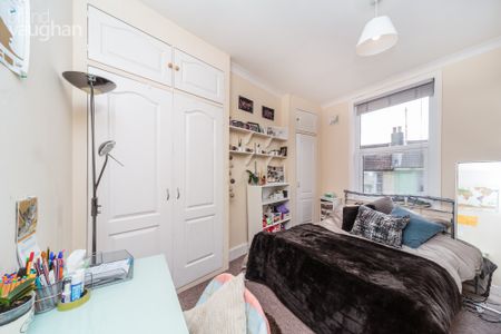 4 bedroom terraced house to rent - Photo 4